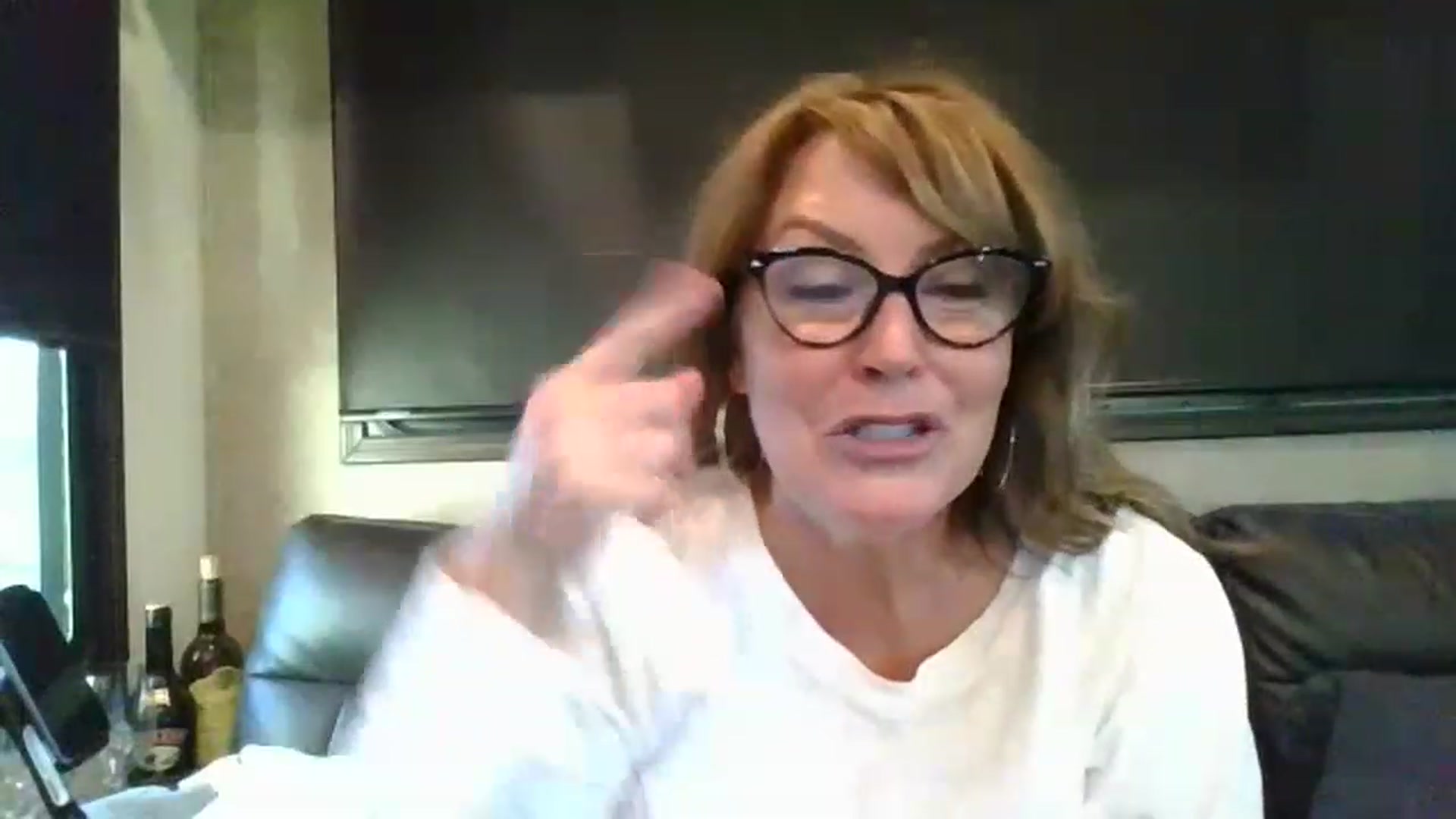 Gallery image thumbnail from boringmom's myfreecams stream on, 11/15/2022, 23:49 image 17 of 20