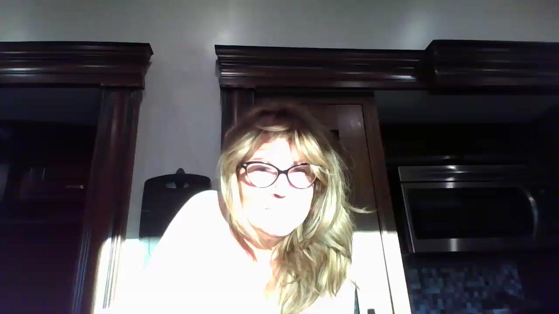 Gallery image thumbnail from boringmom's myfreecams stream on, 11/16/2022, 16:14 image 11 of 20