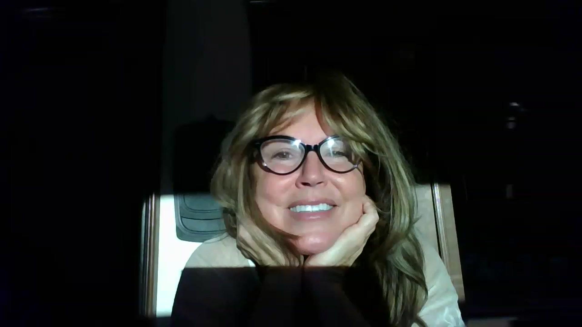 Gallery image thumbnail from boringmom's myfreecams stream on, 11/16/2022, 16:14 image 12 of 20