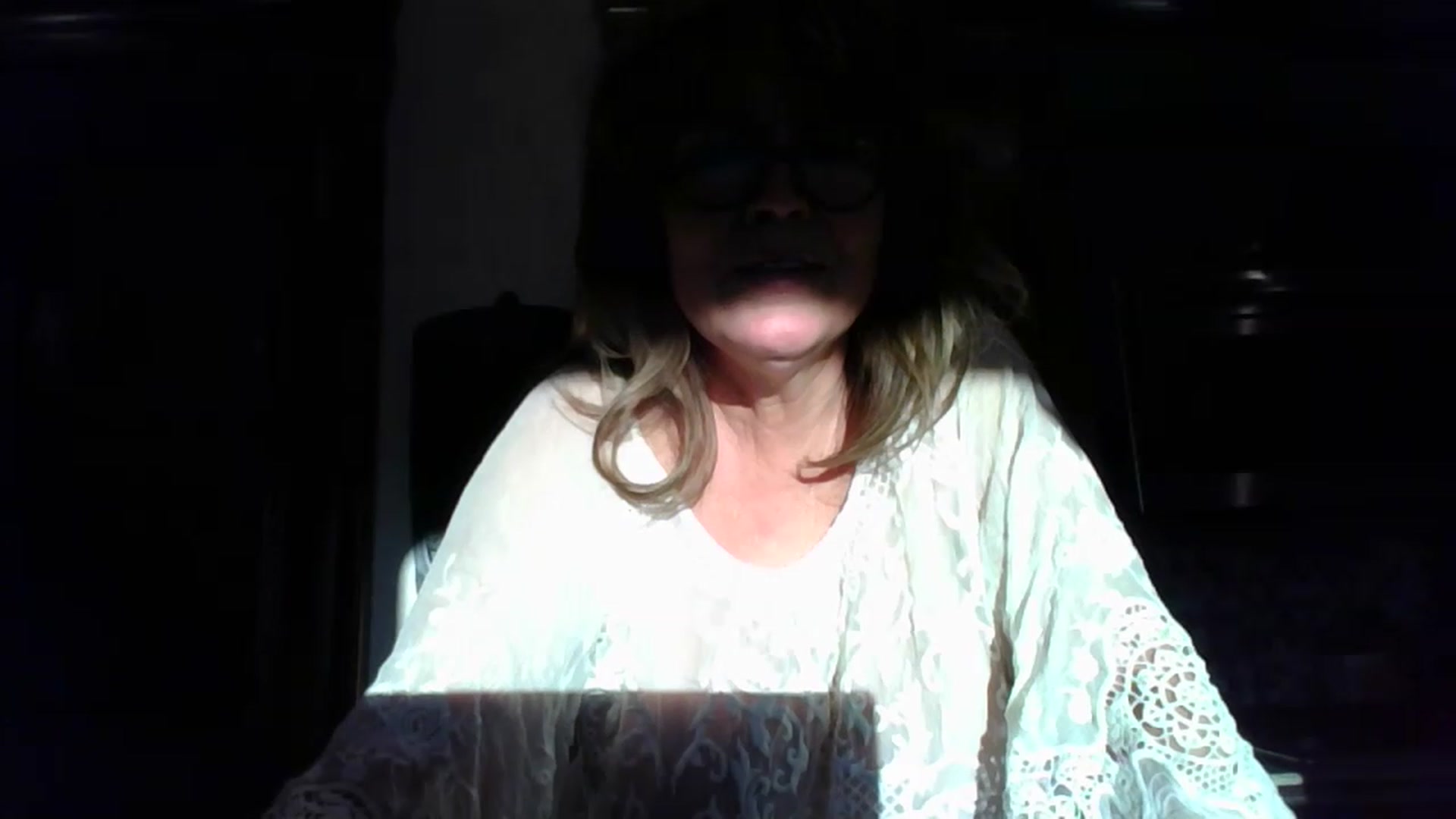 Gallery image thumbnail from boringmom's myfreecams stream on, 11/16/2022, 16:14 image 15 of 20
