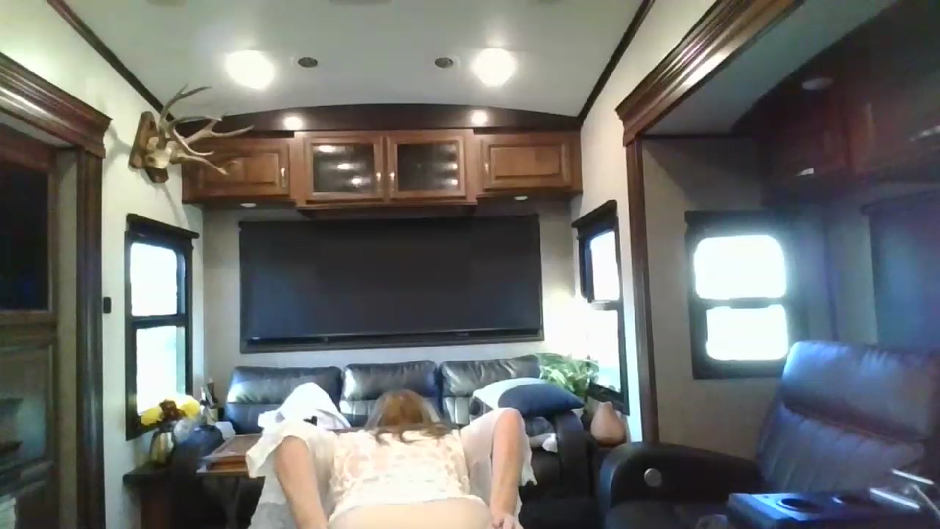 Gallery image thumbnail from boringmom's myfreecams stream on, 11/16/2022, 16:14 image 18 of 20
