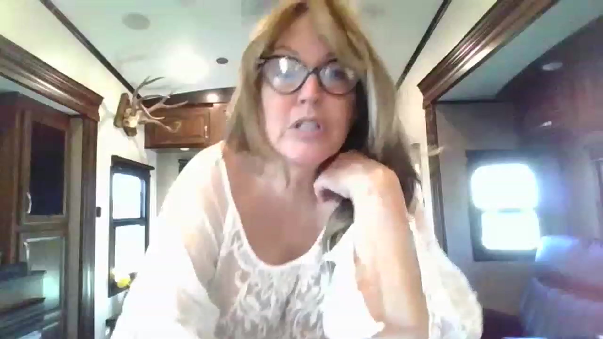 Gallery image thumbnail from boringmom's myfreecams stream on, 11/16/2022, 16:52 image 16 of 20