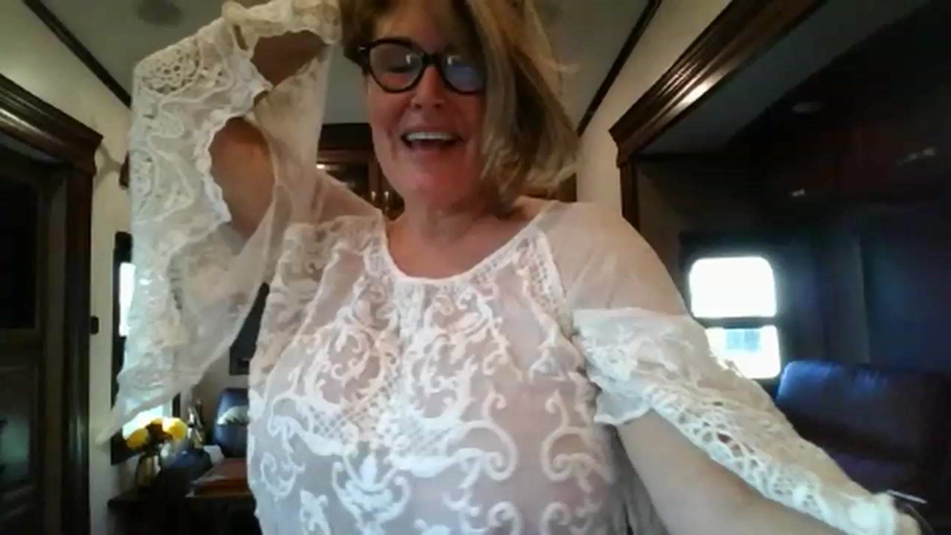 Gallery image thumbnail from boringmom's myfreecams stream on, 11/16/2022, 16:52 image 1 of 20