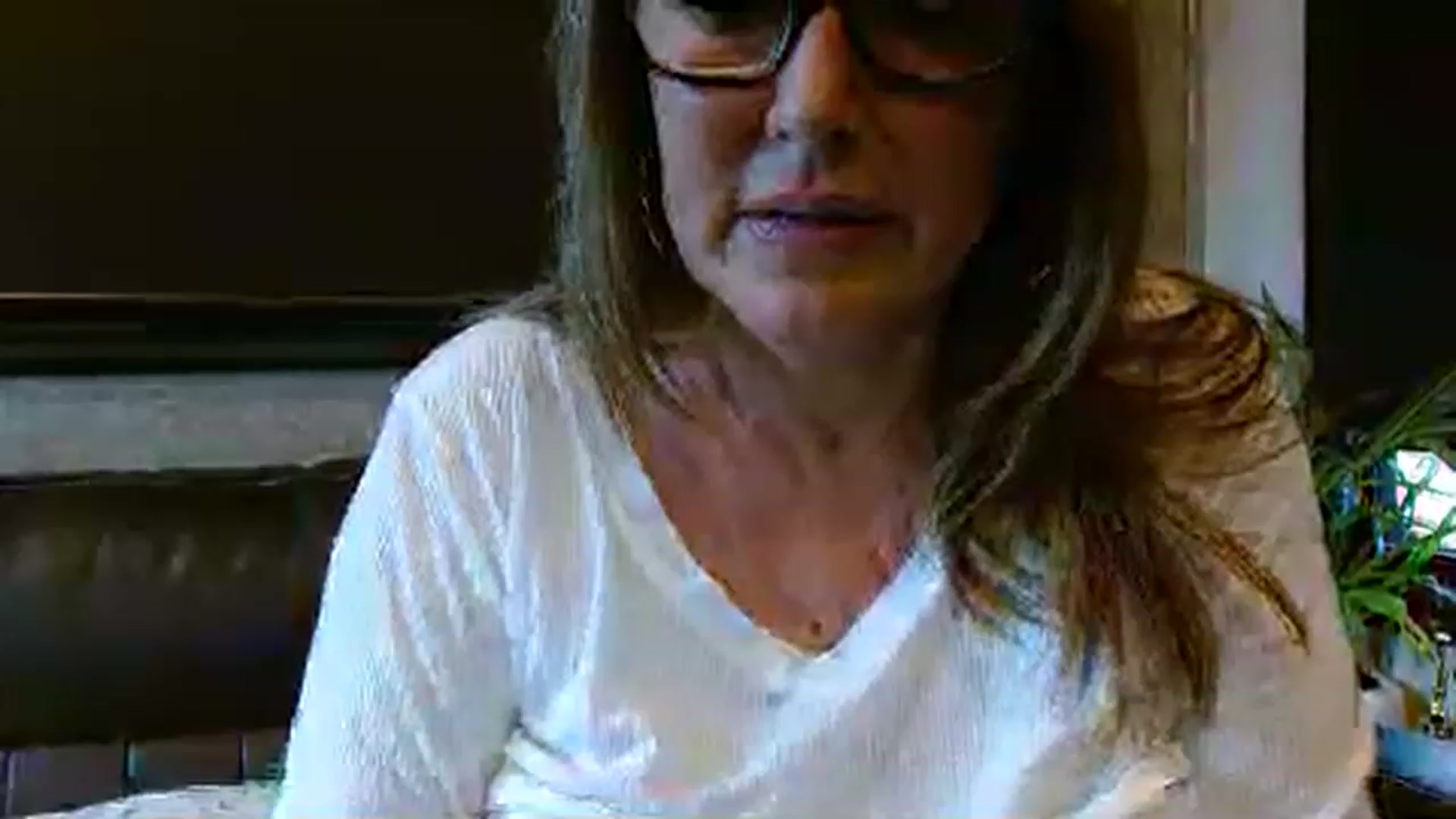 Gallery image thumbnail from boringmom's myfreecams stream on, 12/06/2022, 21:58 image 4 of 20