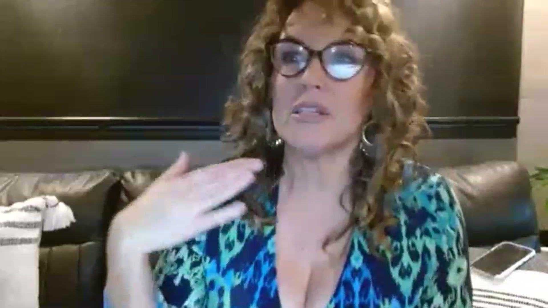 Gallery image thumbnail from boringmom's myfreecams stream on, 12/07/2022, 18:43 image 8 of 20