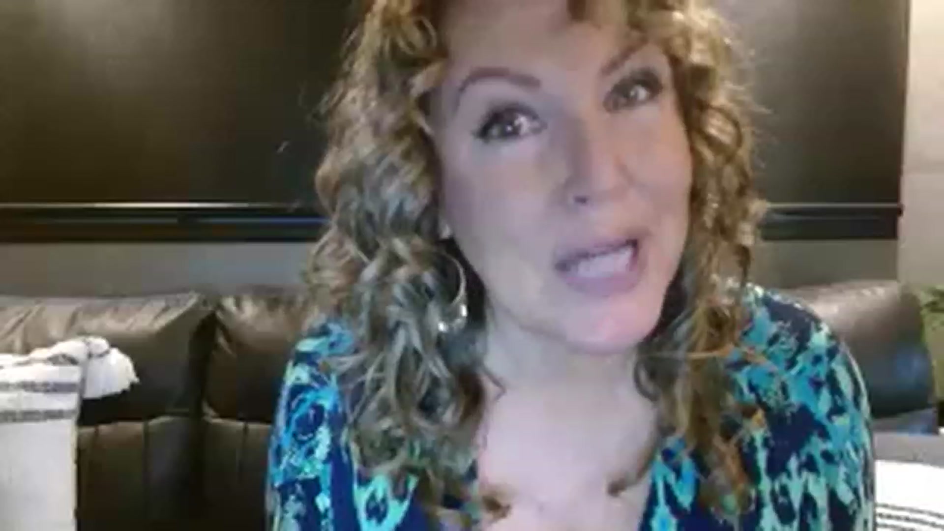 Gallery image thumbnail from boringmom's myfreecams stream on, 12/07/2022, 18:43 image 20 of 20