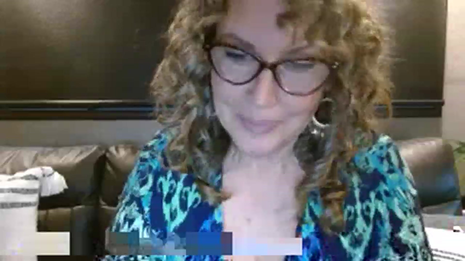 Gallery image thumbnail from boringmom's myfreecams stream on, 12/07/2022, 18:43 image 15 of 20