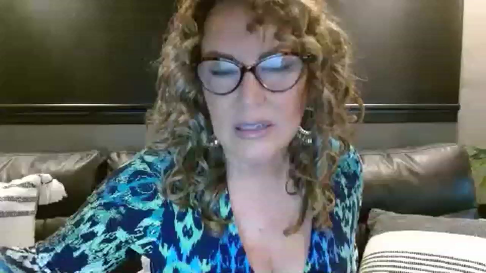 Gallery image thumbnail from boringmom's myfreecams stream on, 12/07/2022, 18:43 image 2 of 20