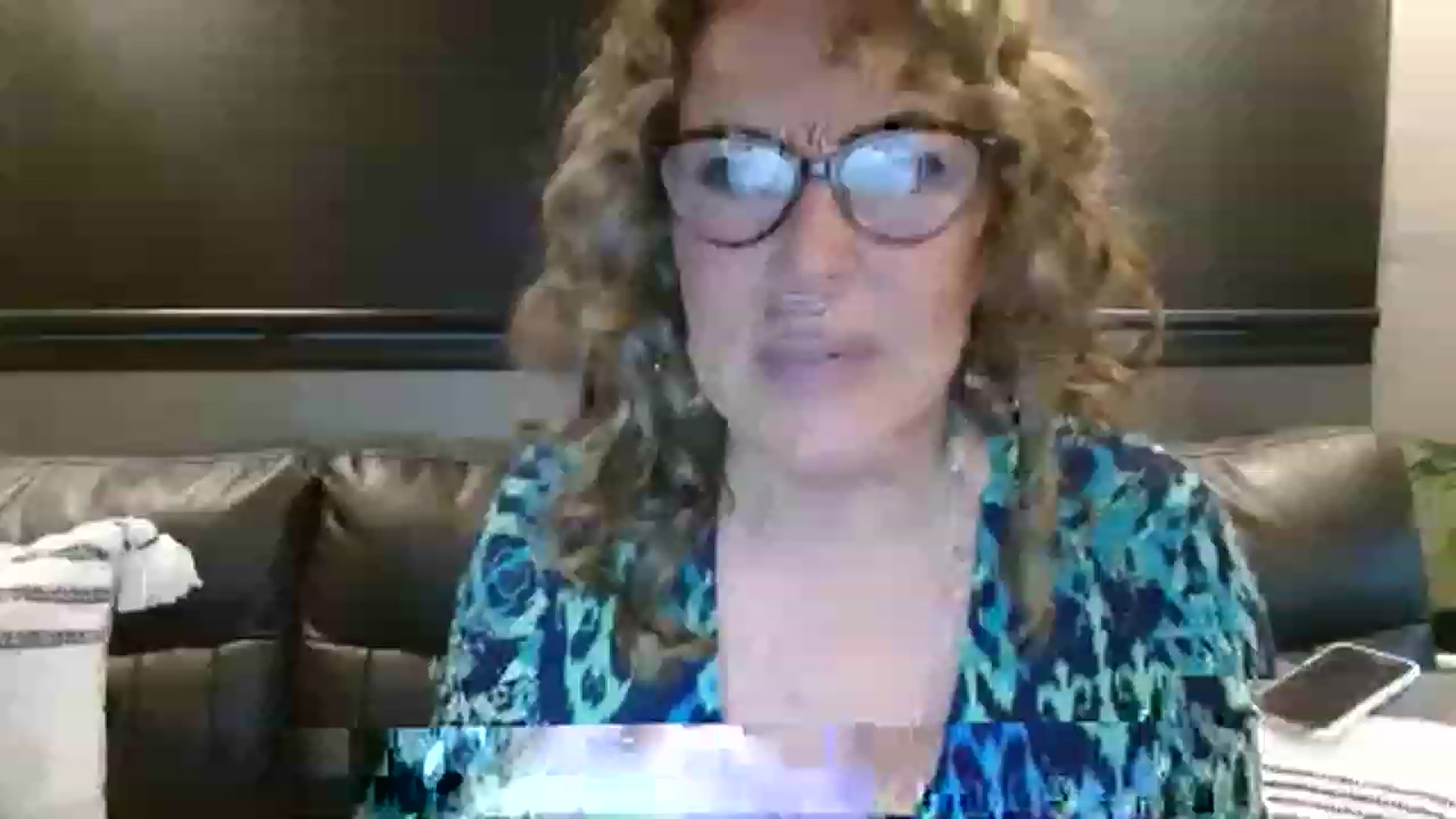 Gallery image thumbnail from boringmom's myfreecams stream on, 12/07/2022, 18:43 image 10 of 20