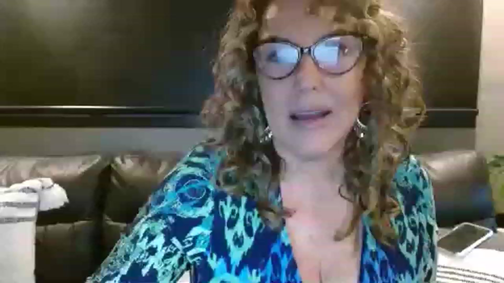 Gallery image thumbnail from boringmom's myfreecams stream on, 12/07/2022, 18:43 image 7 of 20