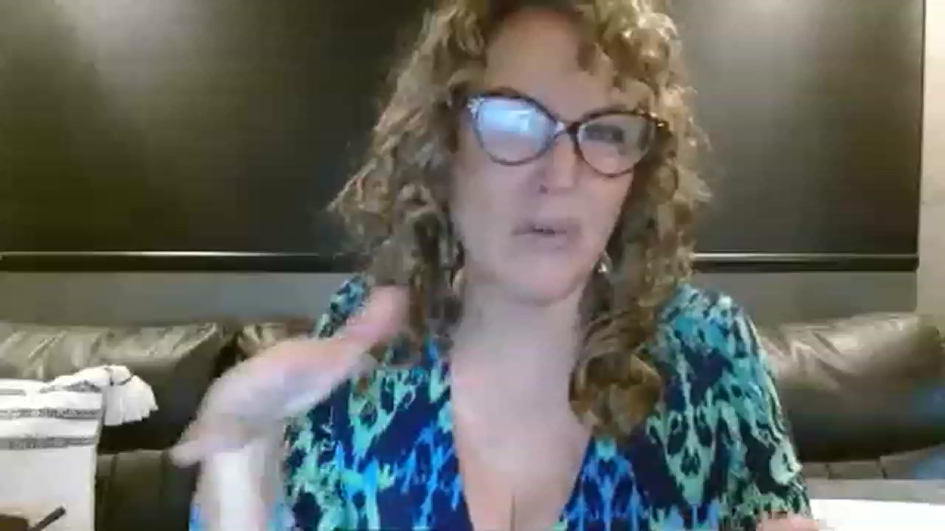 Gallery image thumbnail from boringmom's myfreecams stream on, 12/07/2022, 19:16 image 14 of 20