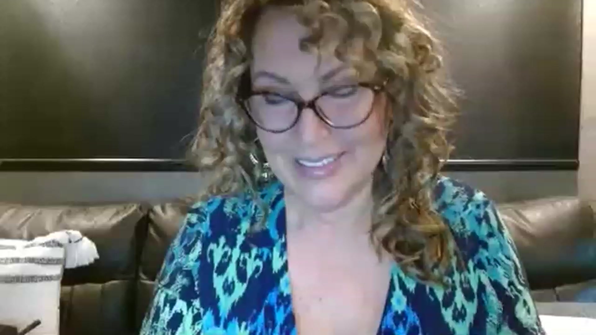 Gallery image thumbnail from boringmom's myfreecams stream on, 12/07/2022, 19:16 image 7 of 20