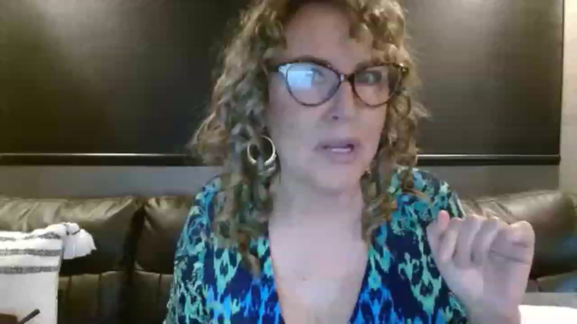 Gallery image thumbnail from boringmom's myfreecams stream on, 12/07/2022, 19:16 image 17 of 20