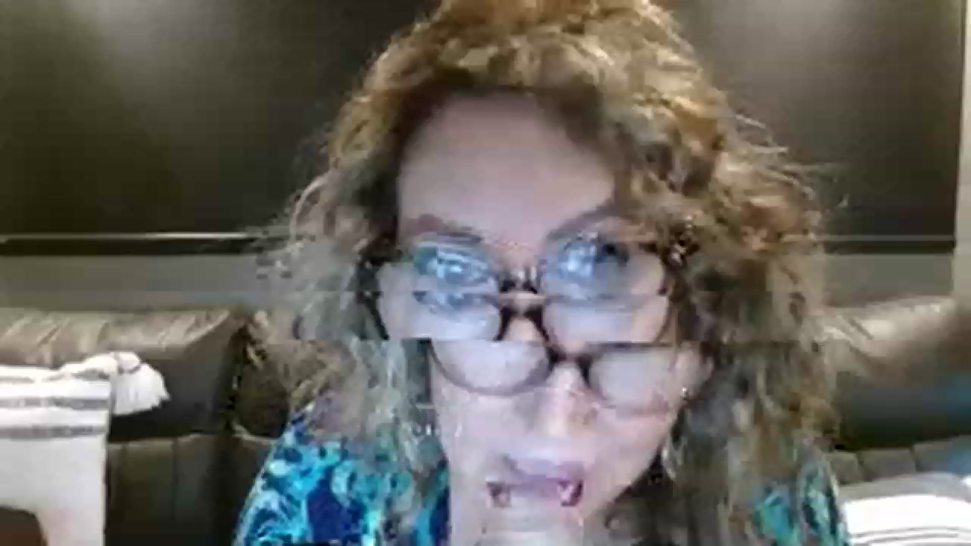 Gallery image thumbnail from boringmom's myfreecams stream on, 12/07/2022, 19:30 image 10 of 20