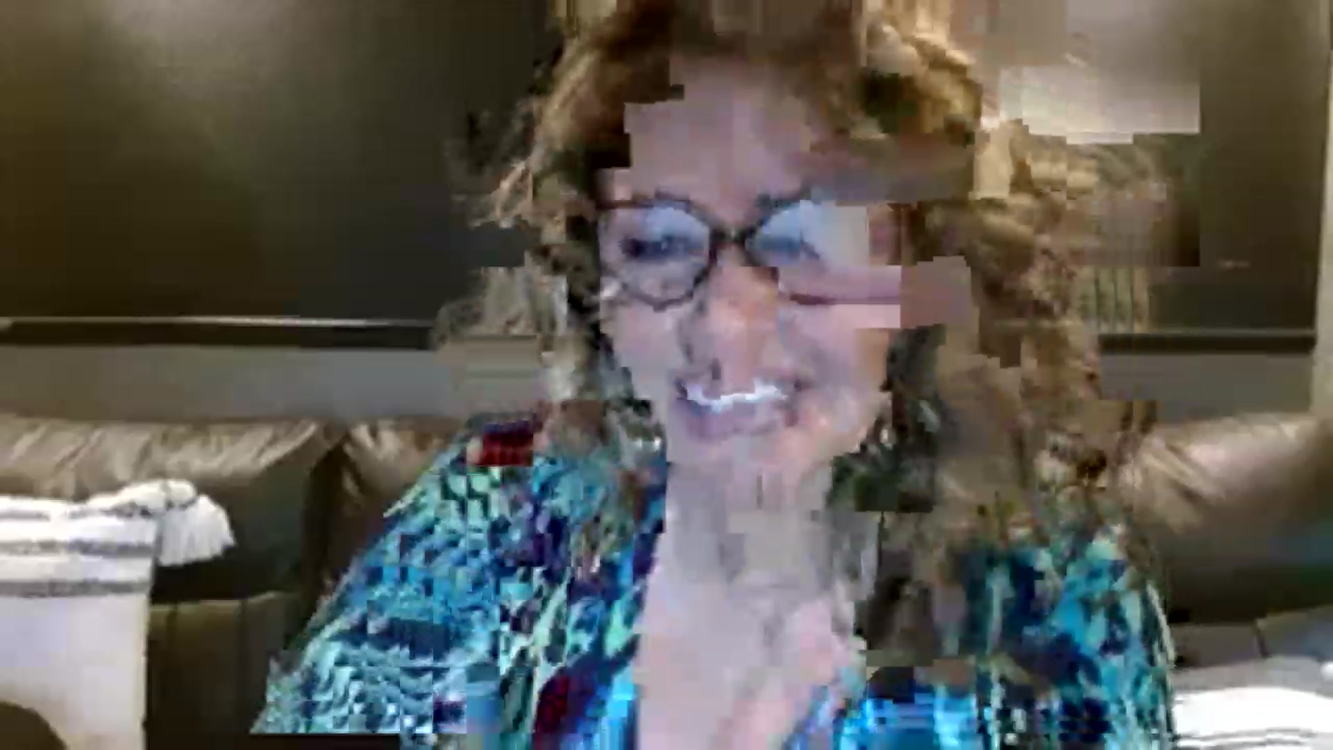 Gallery image thumbnail from boringmom's myfreecams stream on, 12/07/2022, 19:30 image 17 of 20