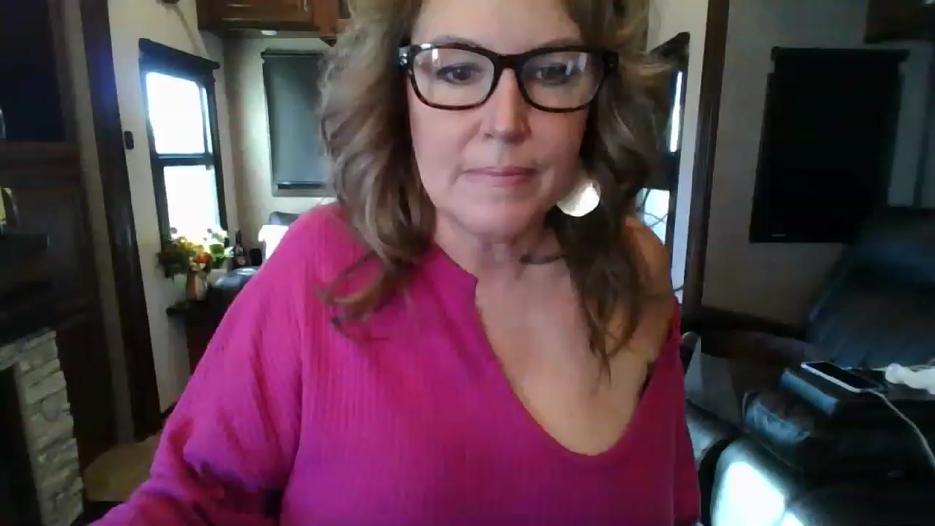 Gallery image thumbnail from boringmom's myfreecams stream on, 12/15/2022, 19:58 image 9 of 20