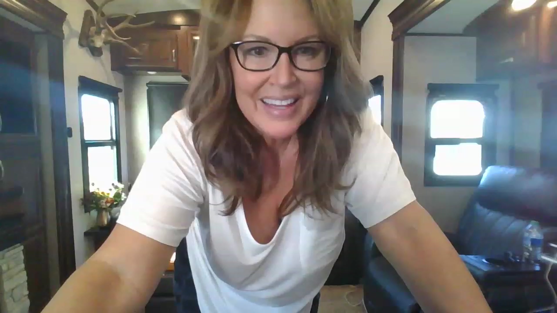 Gallery image thumbnail from boringmom's myfreecams stream on, 12/16/2022, 20:33 image 8 of 20