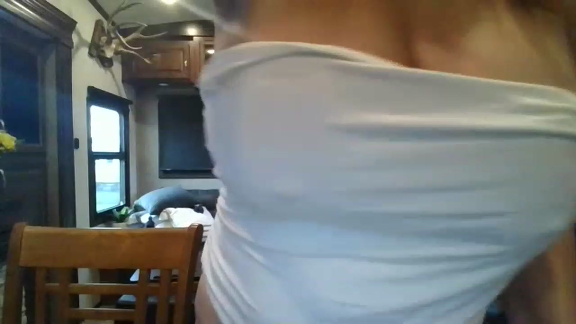 Gallery image thumbnail from boringmom's myfreecams stream on, 01/06/2023, 17:59 image 14 of 20