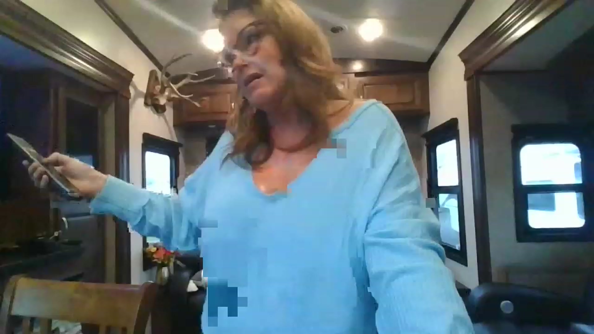 Gallery image thumbnail from boringmom's myfreecams stream on, 01/09/2023, 21:56 image 4 of 20