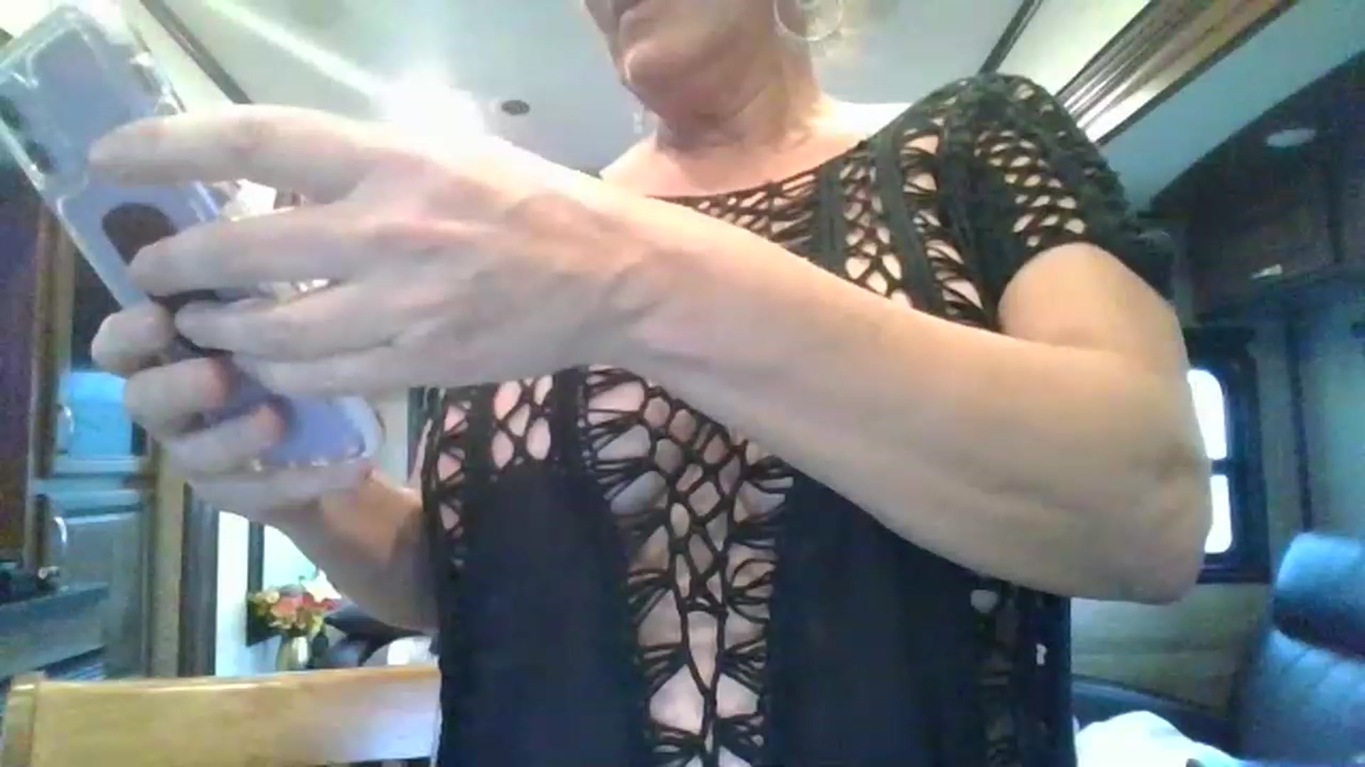 Gallery image thumbnail from boringmom's myfreecams stream on, 01/10/2023, 20:10 image 4 of 20