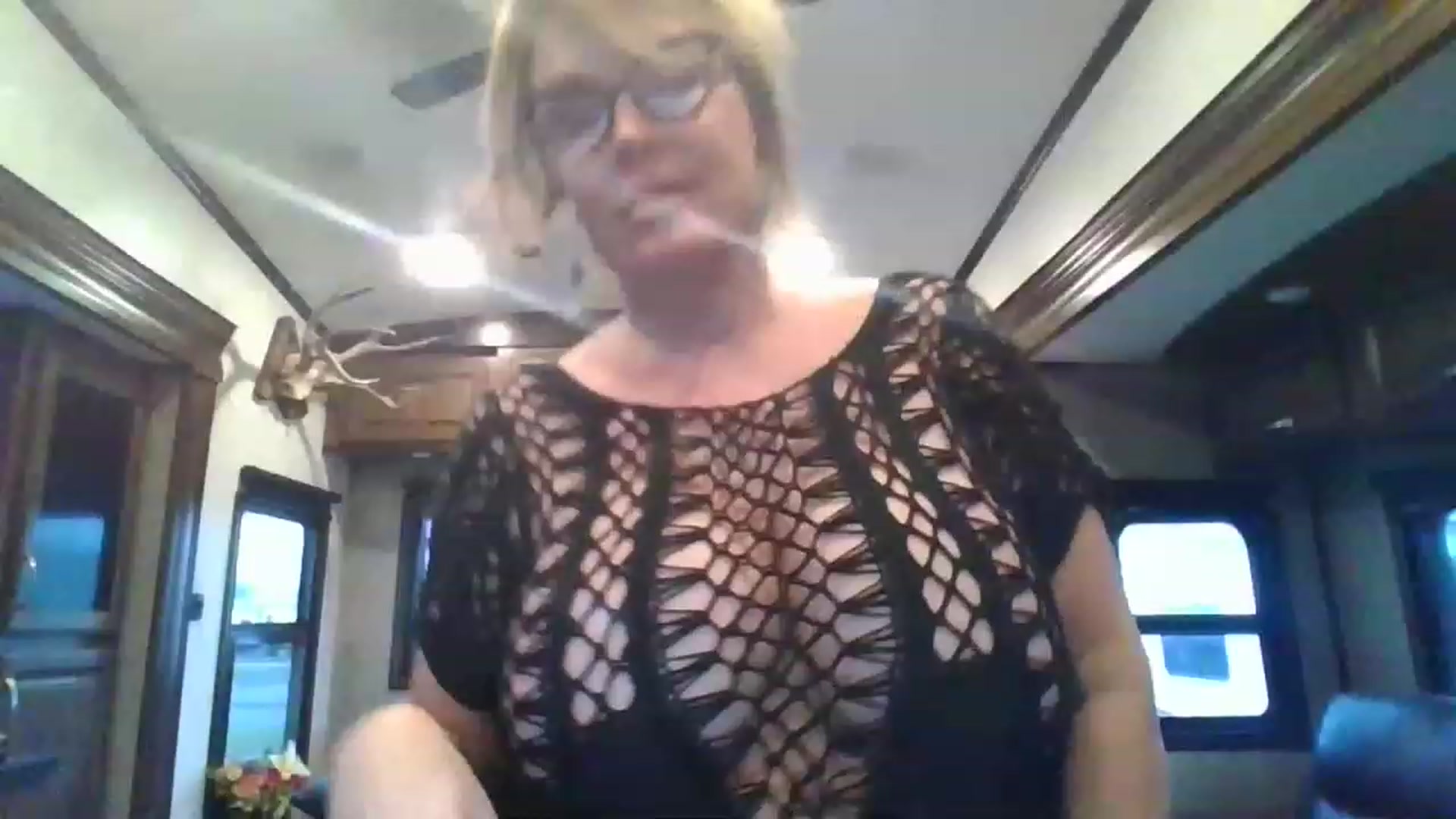 Gallery image thumbnail from boringmom's myfreecams stream on, 01/10/2023, 20:10 image 18 of 20