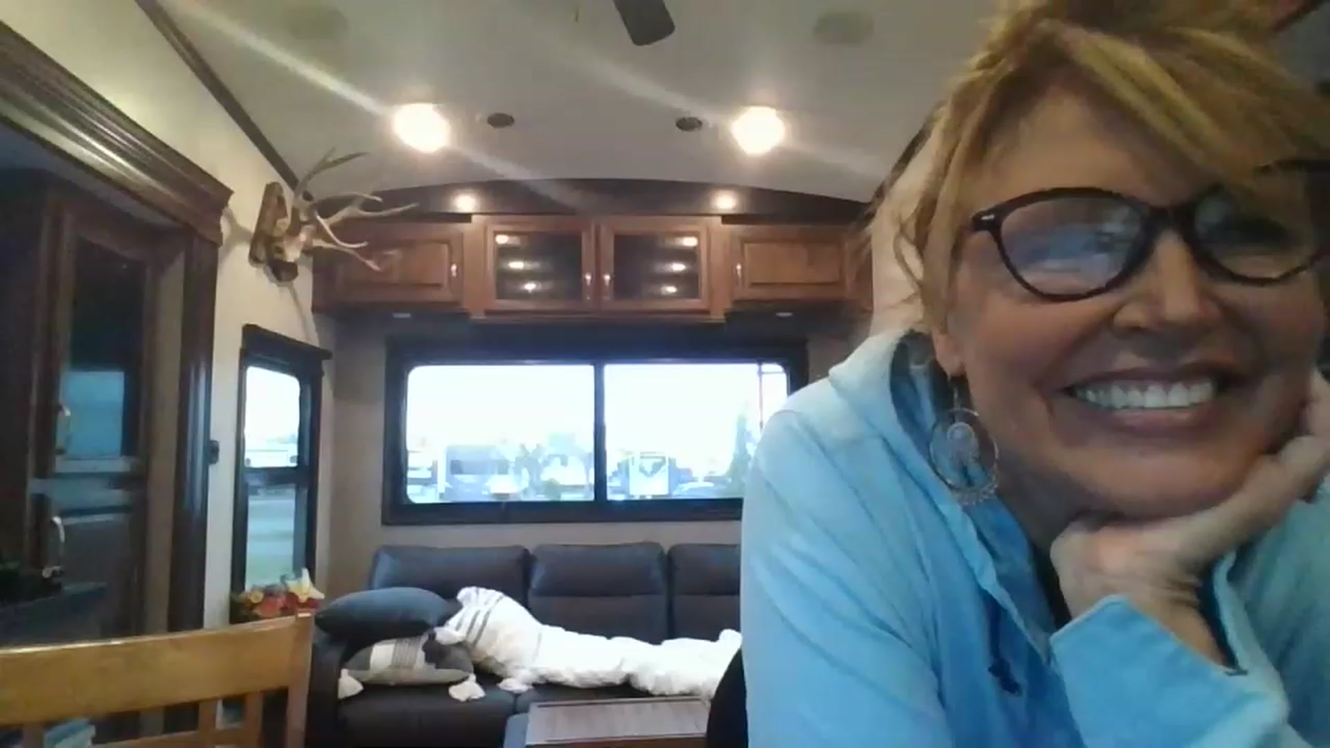 Gallery image thumbnail from boringmom's myfreecams stream on, 01/10/2023, 21:19 image 6 of 20