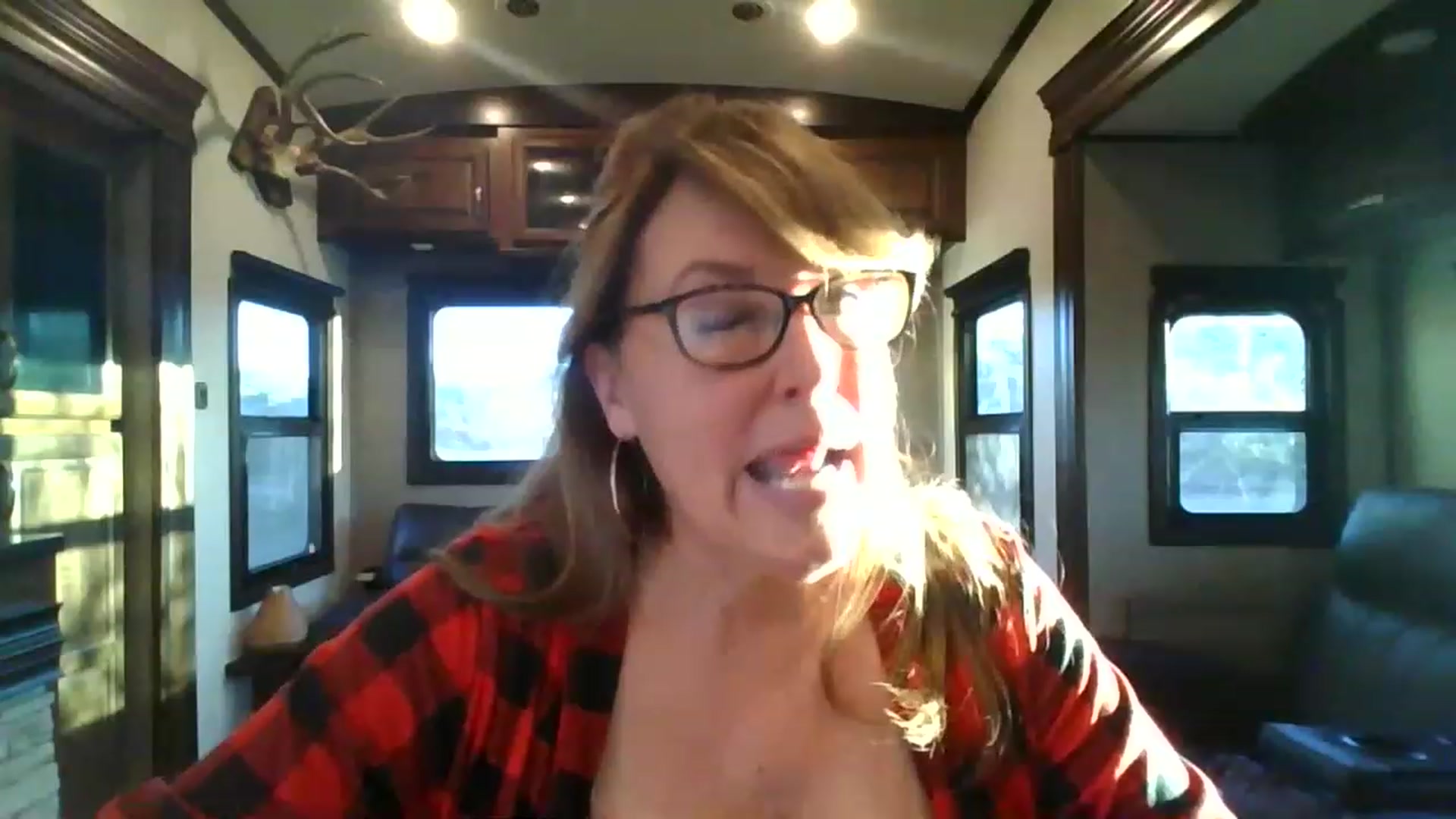 Gallery image thumbnail from boringmom's myfreecams stream on, 01/18/2023, 15:44 image 3 of 20