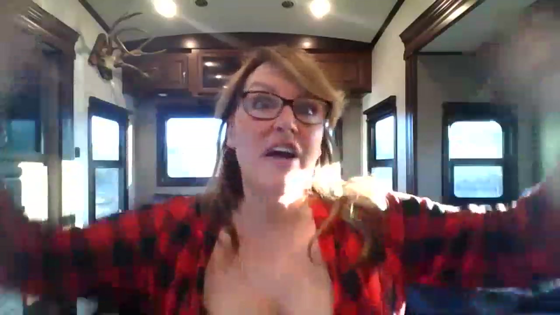 Gallery image thumbnail from boringmom's myfreecams stream on, 01/18/2023, 15:44 image 13 of 20