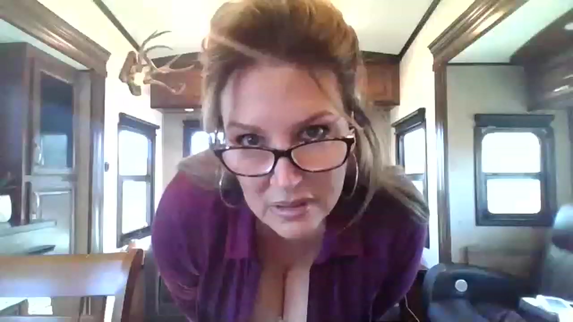 Gallery image thumbnail from boringmom's myfreecams stream on, 01/19/2023, 18:01 image 3 of 20