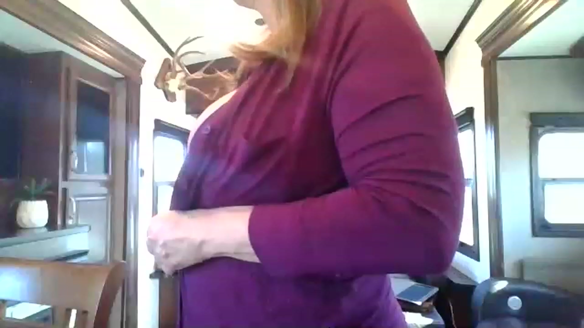 Gallery image thumbnail from boringmom's myfreecams stream on, 01/19/2023, 18:01 image 18 of 20