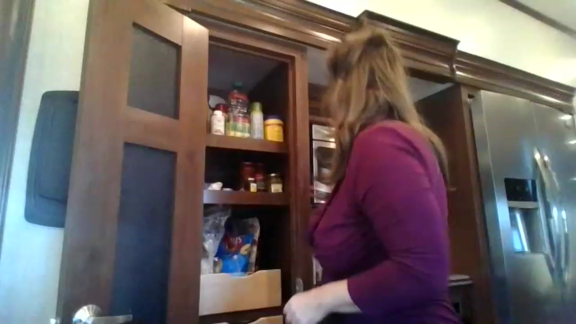 Gallery image thumbnail from boringmom's myfreecams stream on, 01/19/2023, 19:58 image 5 of 20