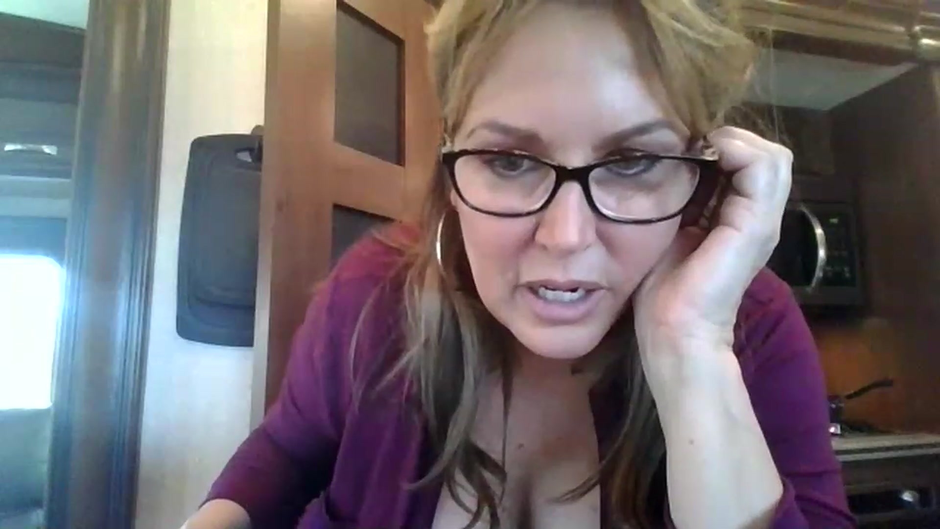 Gallery image thumbnail from boringmom's myfreecams stream on, 01/19/2023, 19:58 image 20 of 20