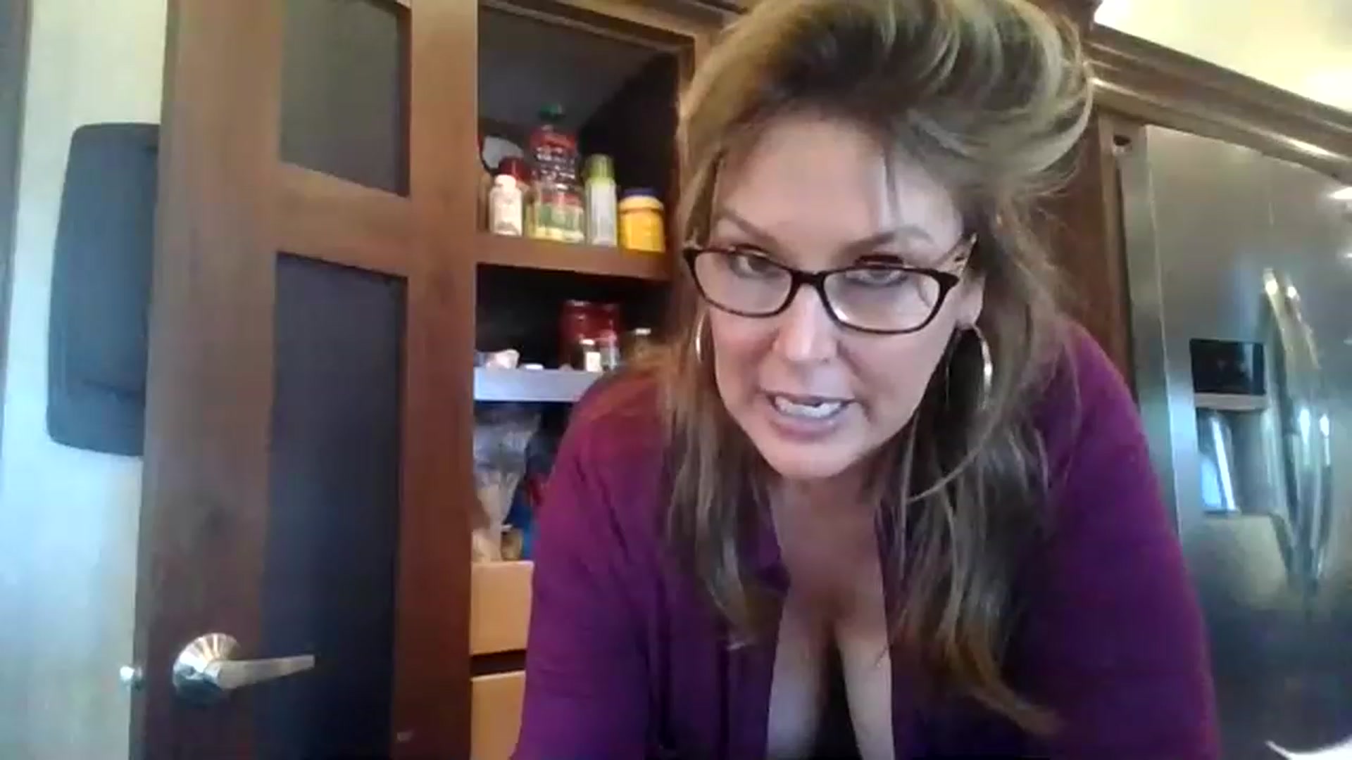 Gallery image thumbnail from boringmom's myfreecams stream on, 01/19/2023, 19:58 image 3 of 20