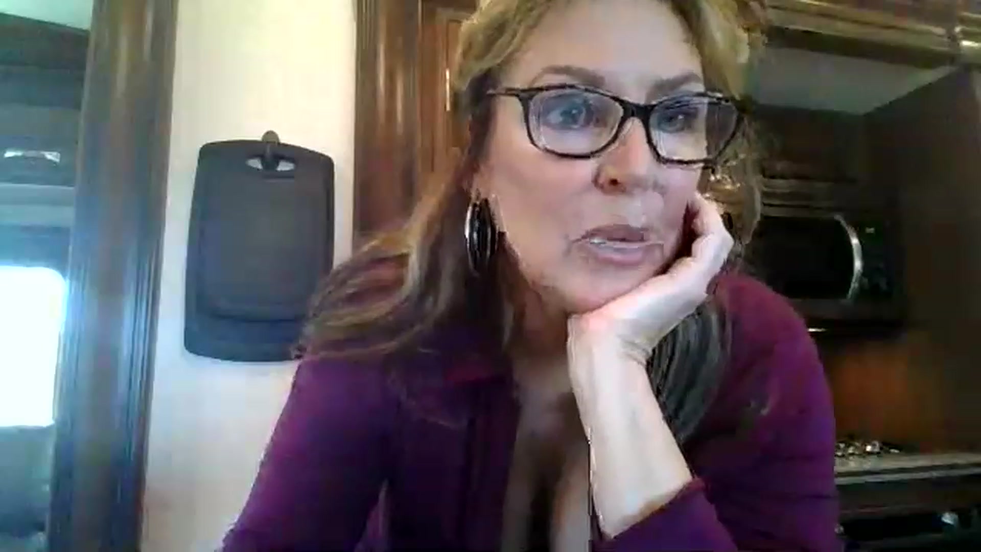 Gallery image thumbnail from boringmom's myfreecams stream on, 01/19/2023, 19:58 image 18 of 20