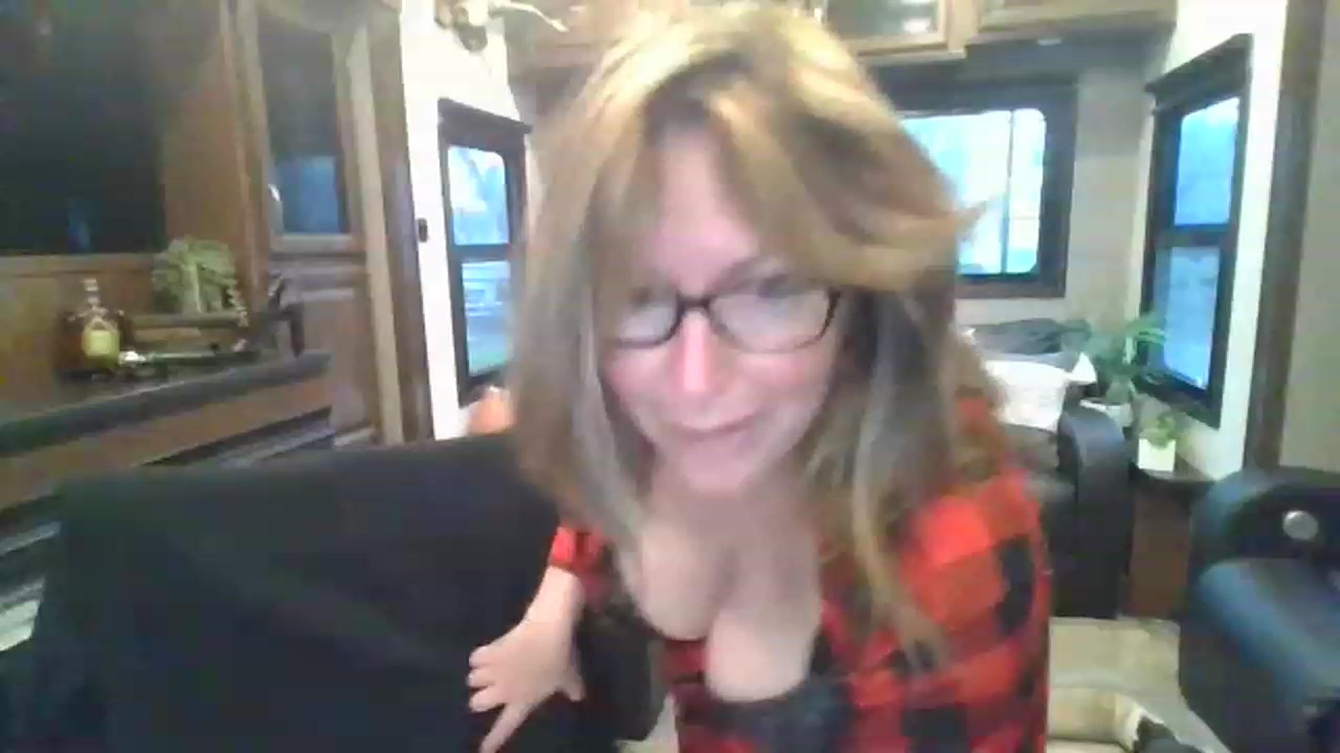 Gallery image thumbnail from boringmom's myfreecams stream on, 02/03/2023, 16:42 image 14 of 20