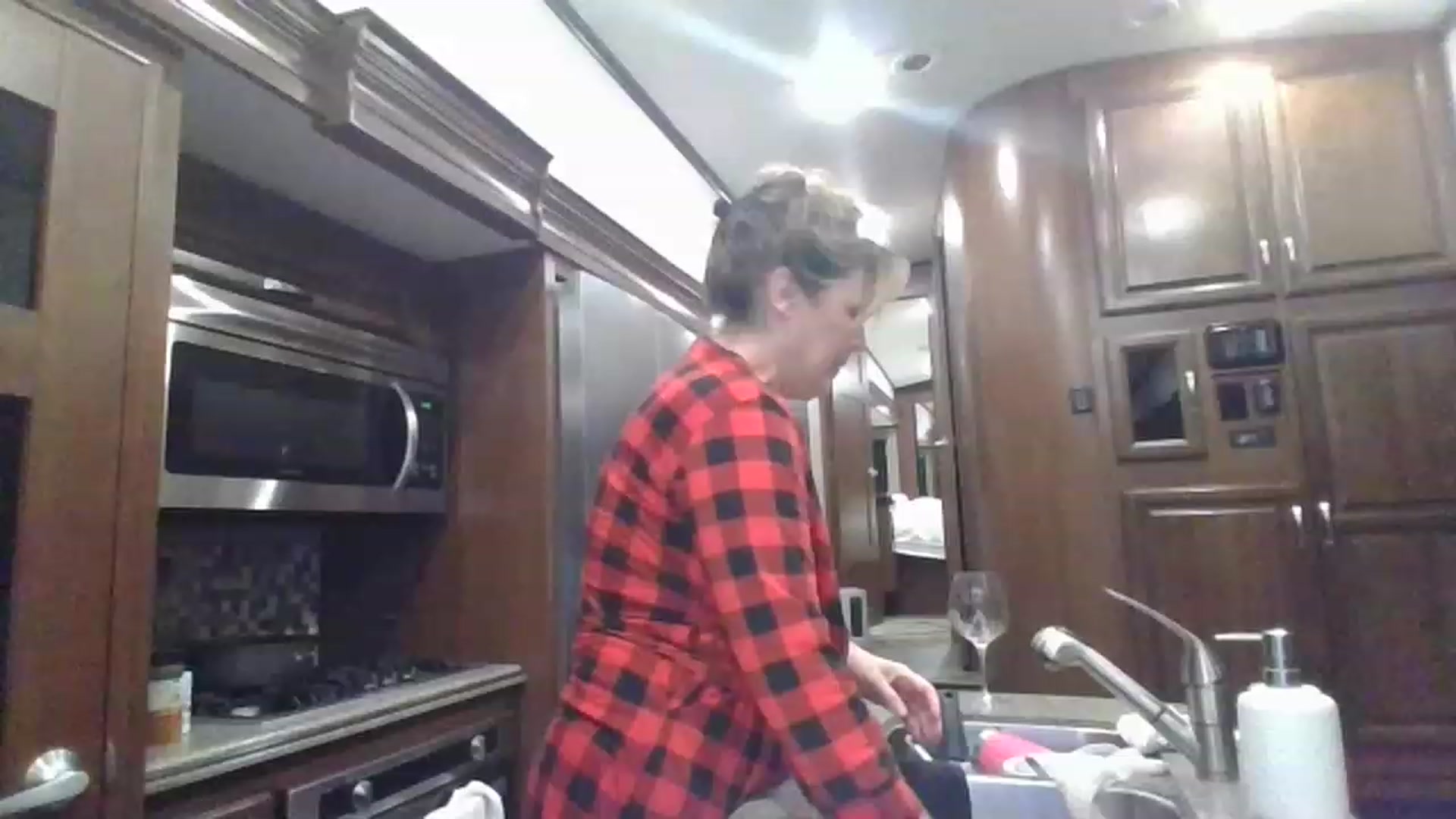 Gallery image thumbnail from boringmom's myfreecams stream on, 02/04/2023, 15:29 image 1 of 20
