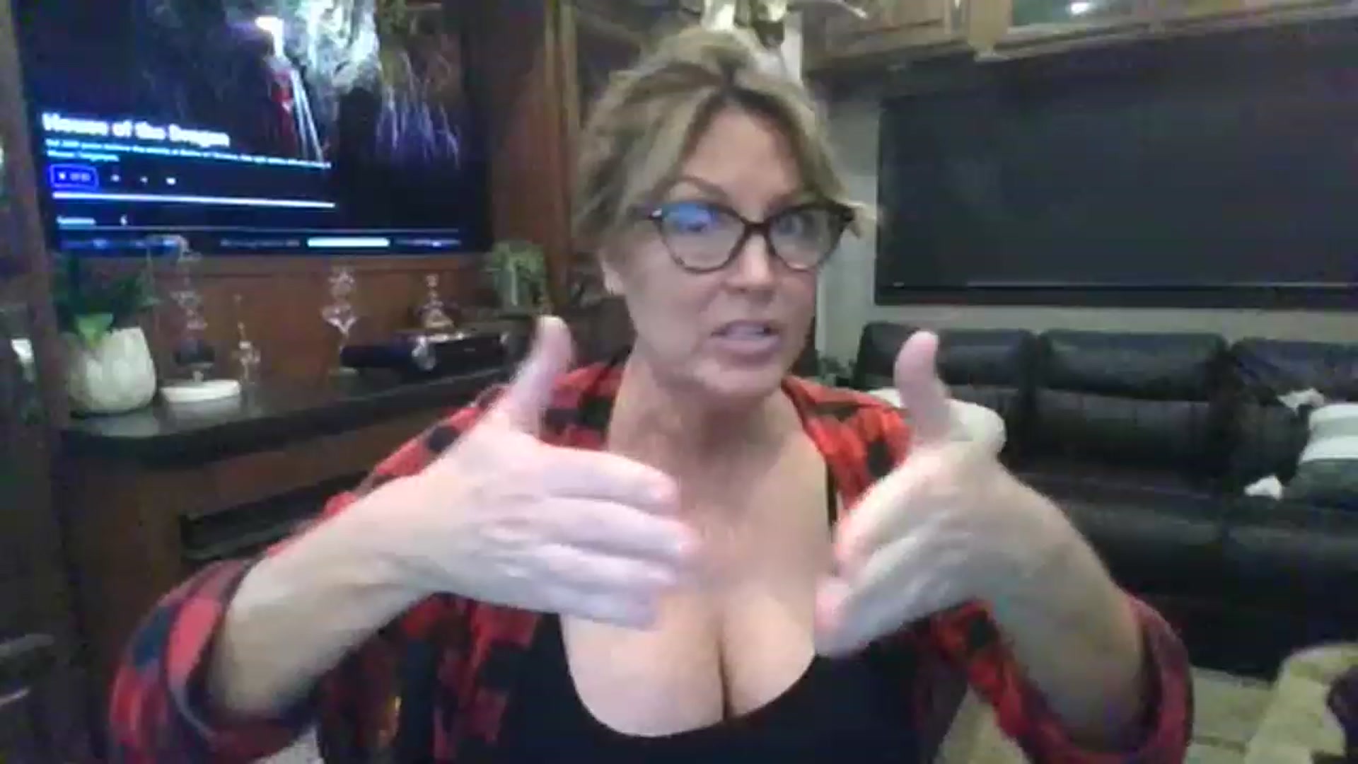 Gallery image thumbnail from boringmom's myfreecams stream on, 02/04/2023, 17:09 image 15 of 20