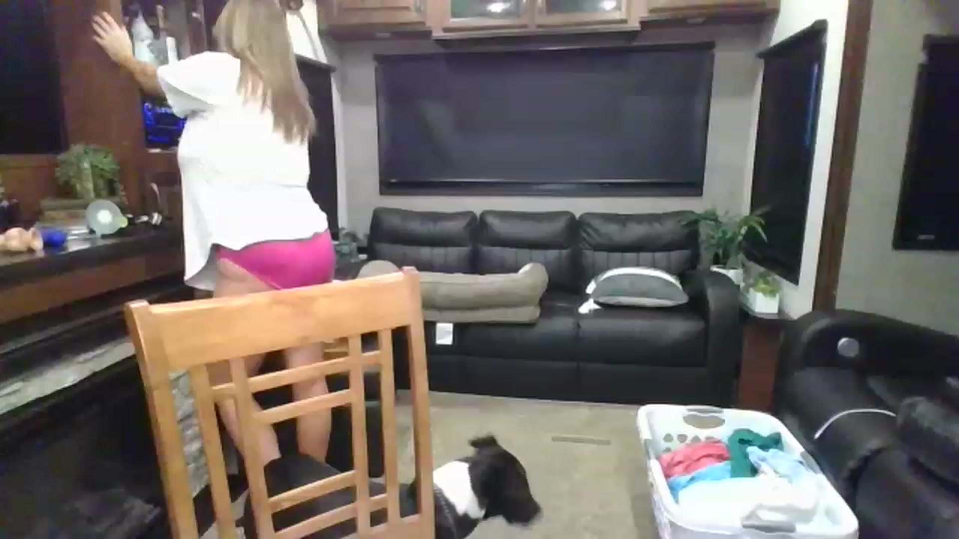 Gallery image thumbnail from boringmom's myfreecams stream on, 02/07/2023, 15:08 image 13 of 20