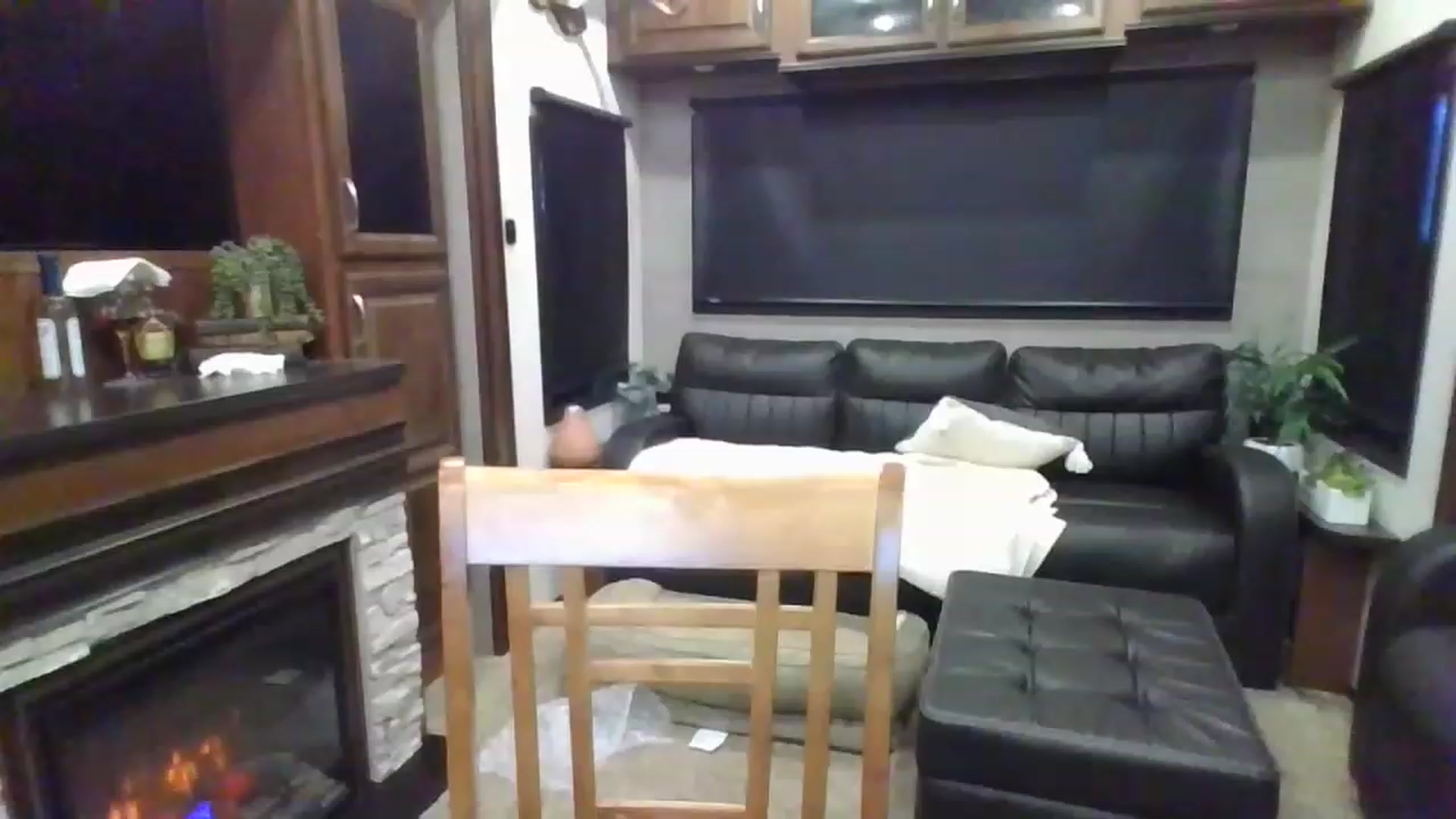 Gallery image thumbnail from boringmom's myfreecams stream on, 02/14/2023, 15:04 image 20 of 20