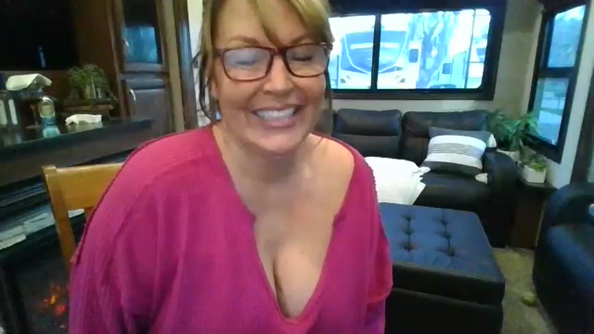 Gallery image thumbnail from boringmom's myfreecams stream on, 02/14/2023, 15:35 image 8 of 20