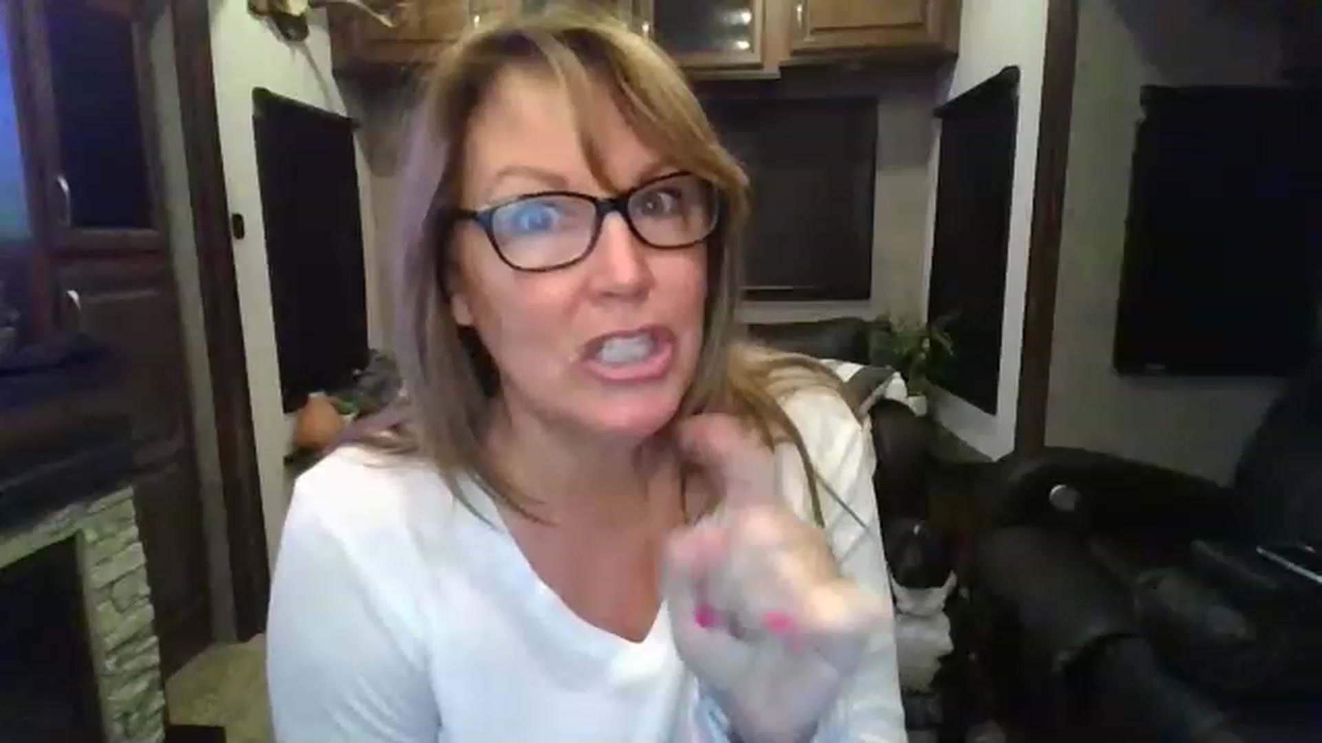 Gallery image thumbnail from boringmom's myfreecams stream on, 02/18/2023, 14:47 image 6 of 20