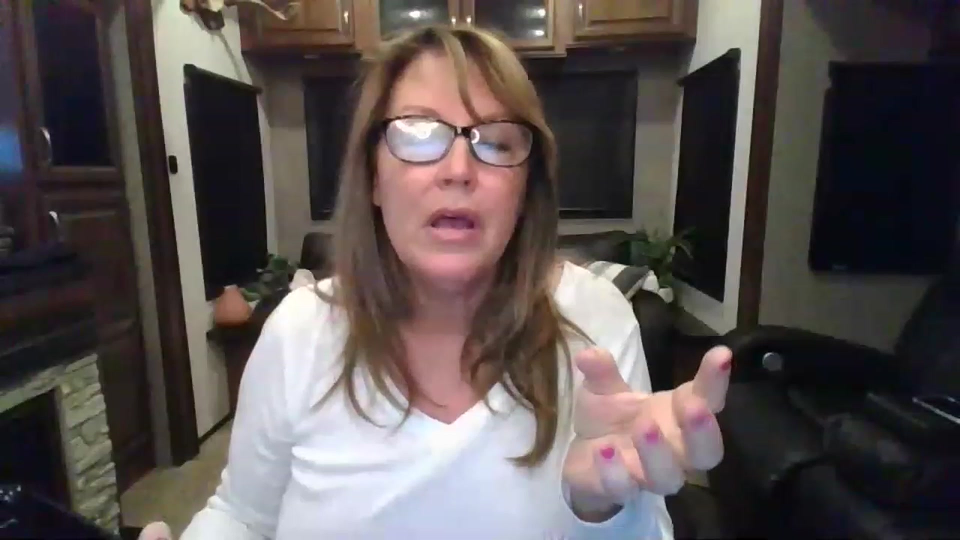 Gallery image thumbnail from boringmom's myfreecams stream on, 02/18/2023, 14:47 image 3 of 20