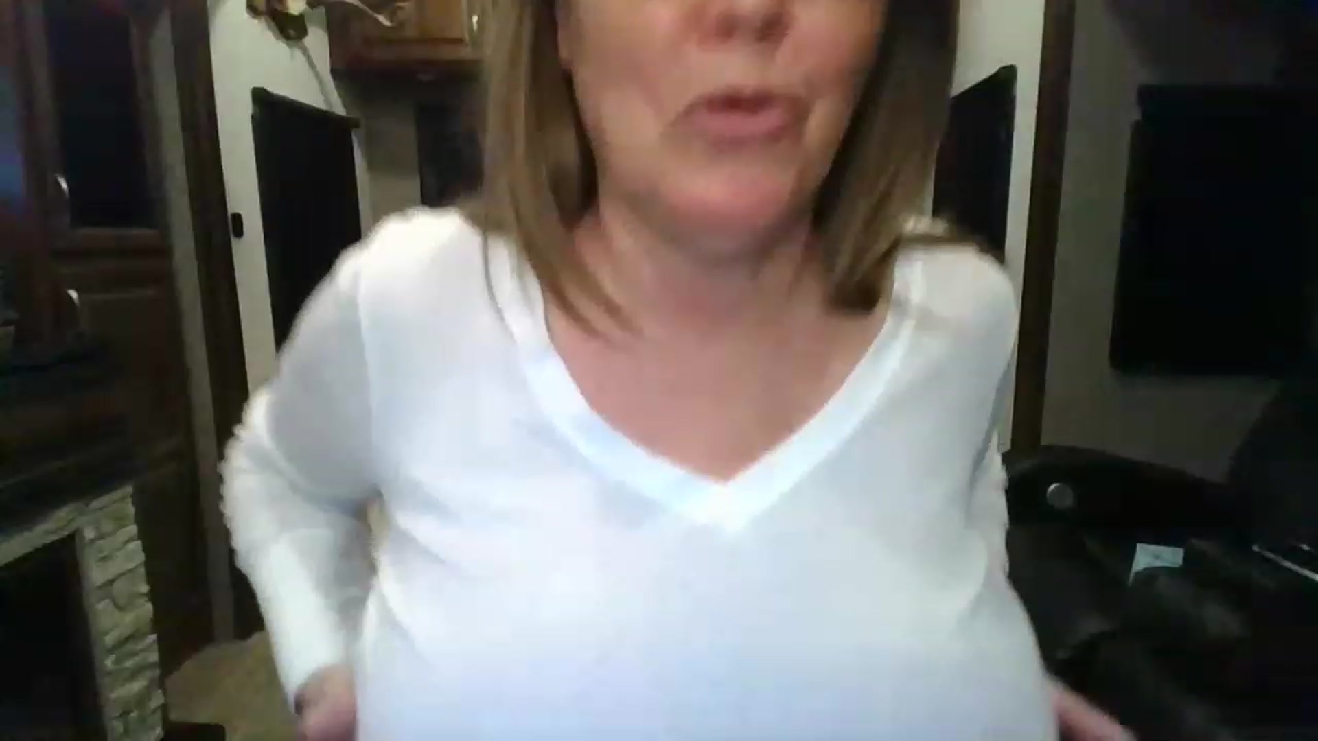 Gallery image thumbnail from boringmom's myfreecams stream on, 02/18/2023, 14:47 image 20 of 20