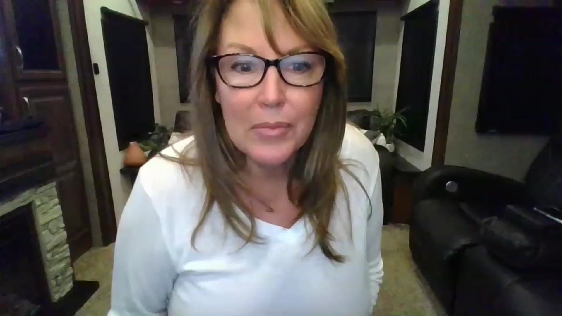 Gallery image thumbnail from boringmom's myfreecams stream on, 02/18/2023, 14:47 image 1 of 20