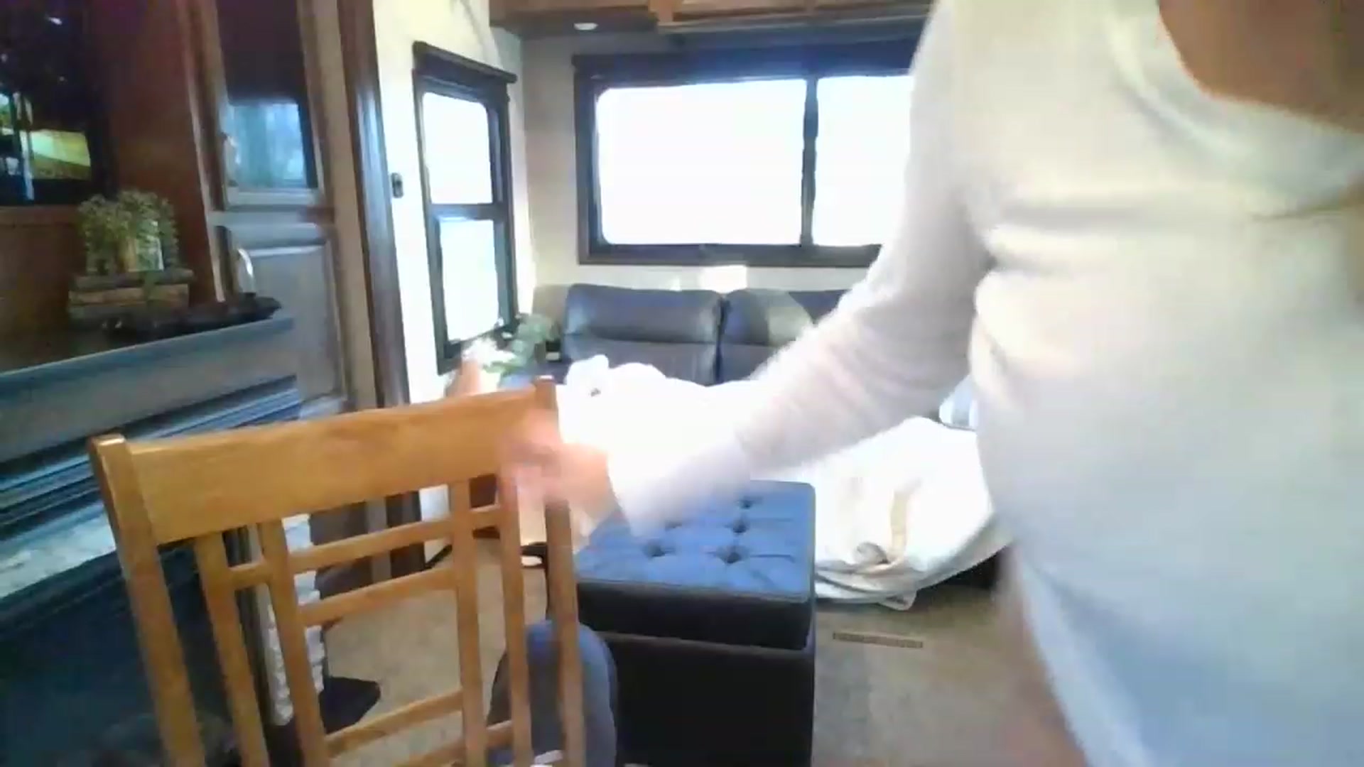 Gallery image thumbnail from boringmom's myfreecams stream on, 02/18/2023, 15:50 image 17 of 20