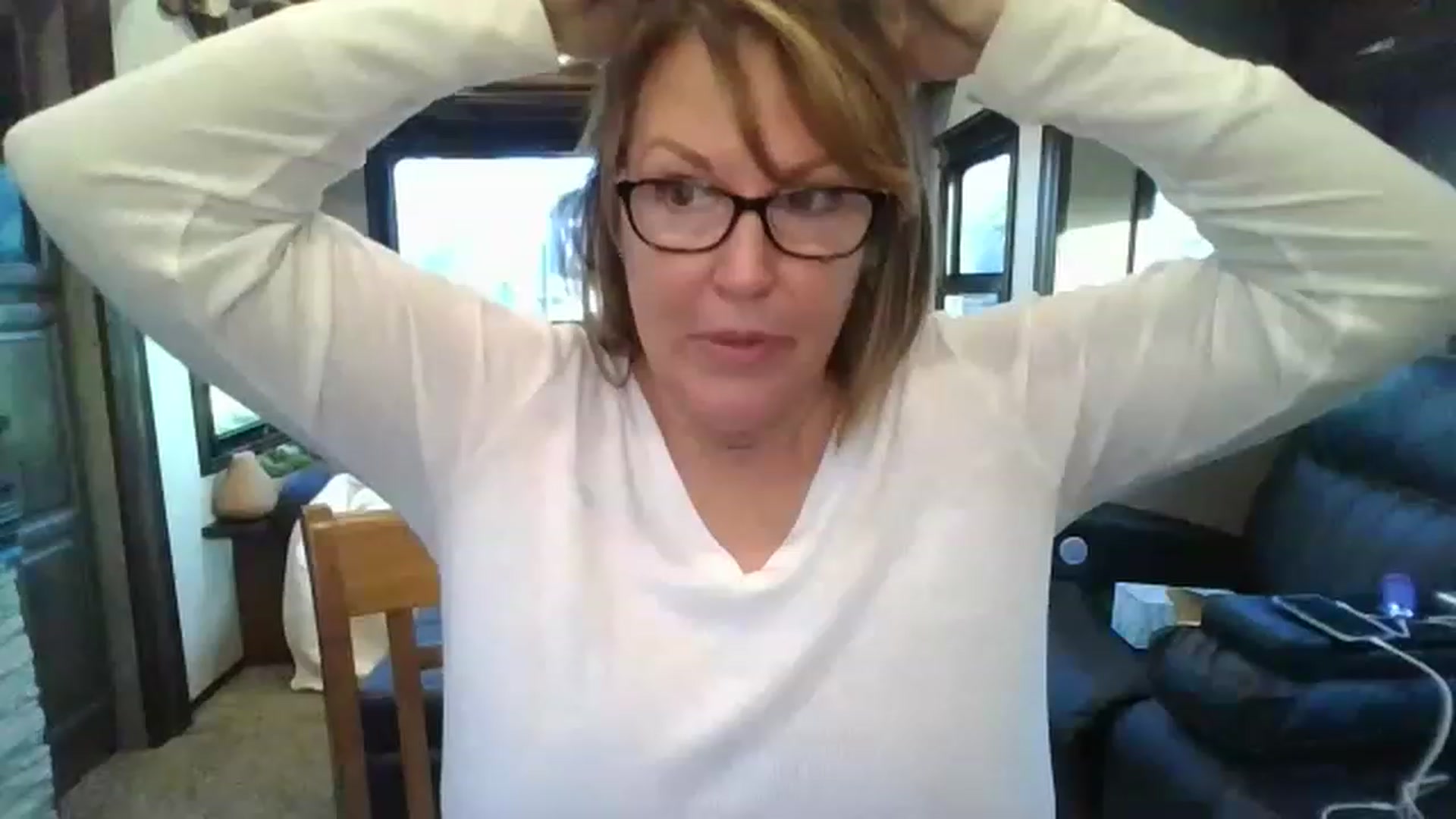 Gallery image thumbnail from boringmom's myfreecams stream on, 02/18/2023, 15:50 image 9 of 20