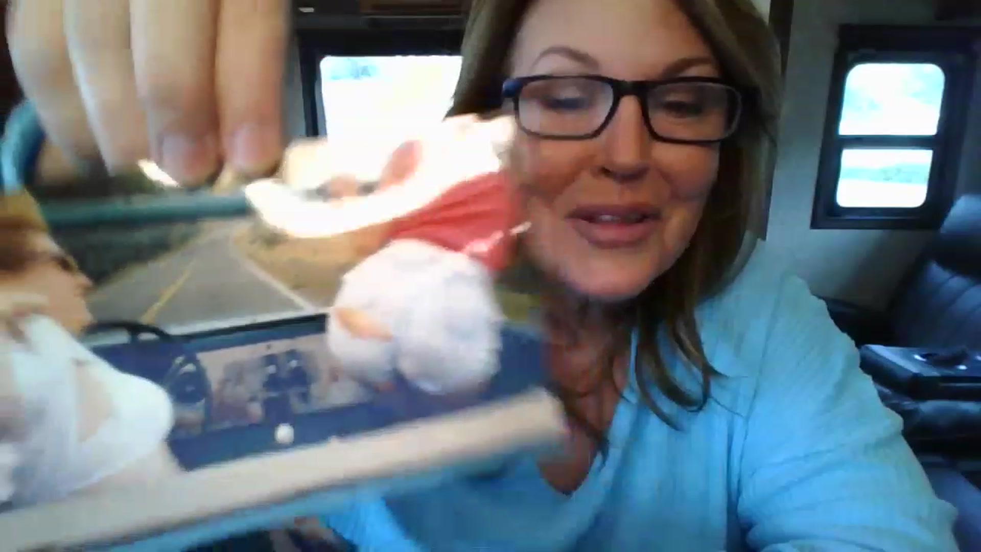 Gallery image thumbnail from boringmom's myfreecams stream on, 02/24/2023, 20:13 image 9 of 20