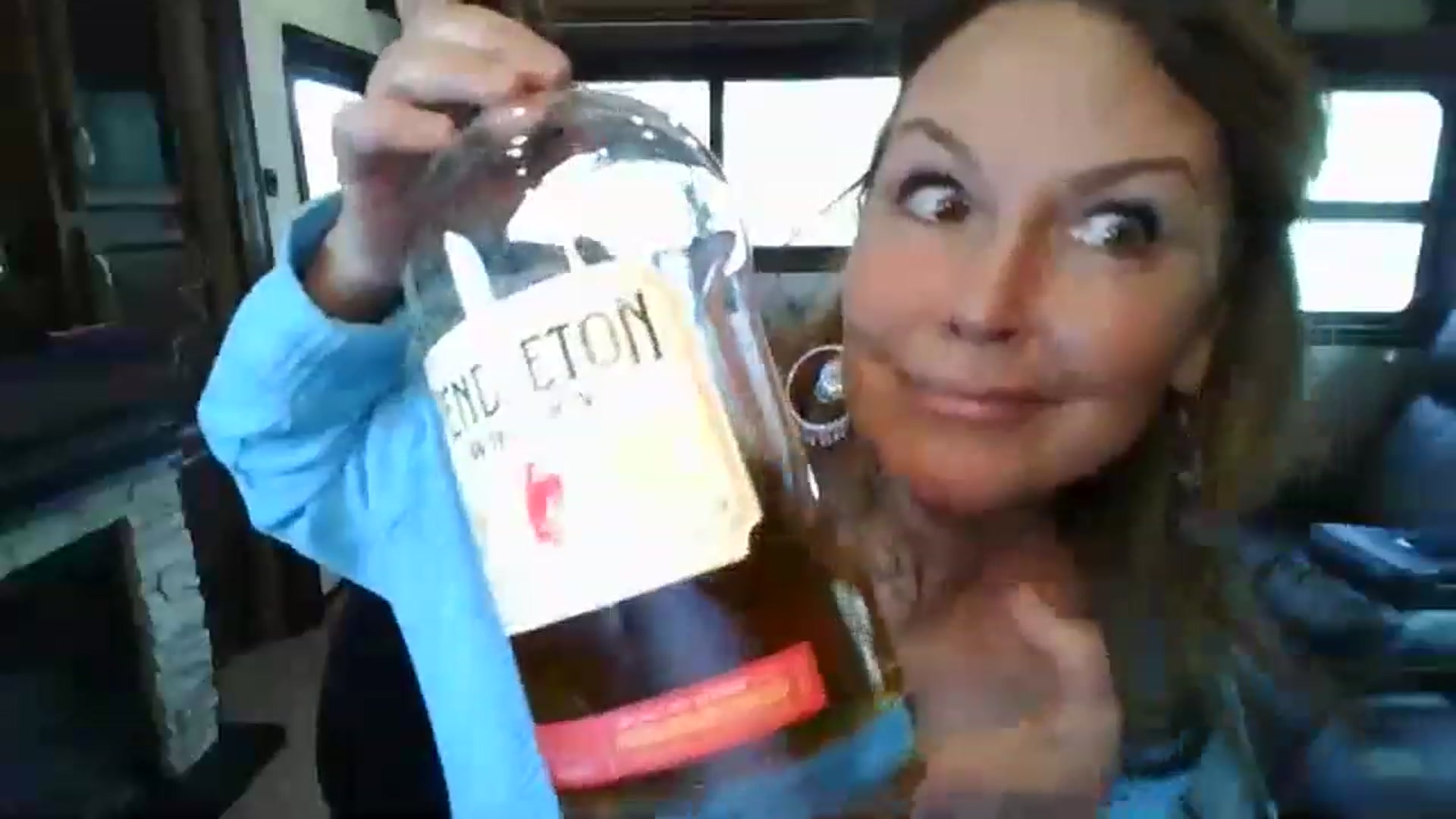 Gallery image thumbnail from boringmom's myfreecams stream on, 02/24/2023, 20:13 image 14 of 20