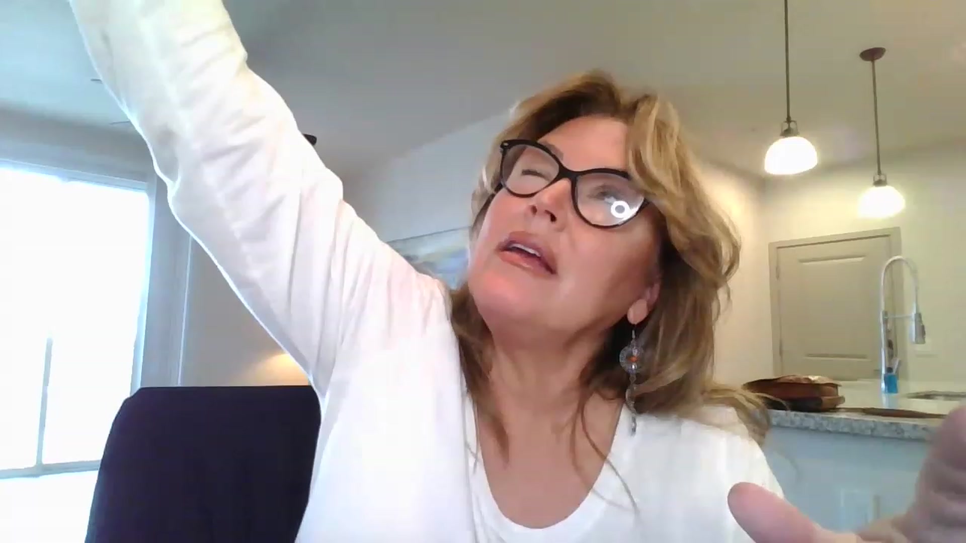 Gallery image thumbnail from boringmom's myfreecams stream on, 03/02/2023, 18:39 image 3 of 20