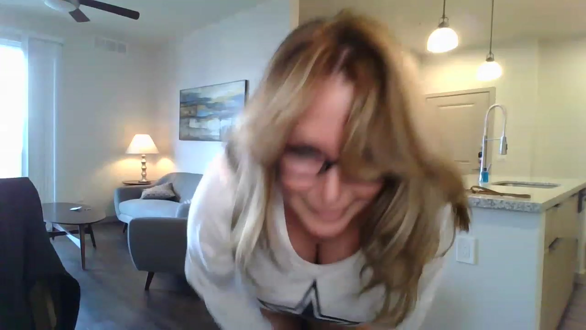 Gallery image thumbnail from boringmom's myfreecams stream on, 03/02/2023, 19:32 image 9 of 20